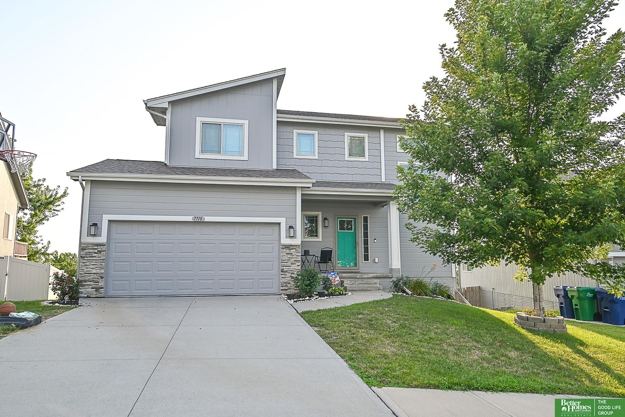 7710 N 82nd Avenue