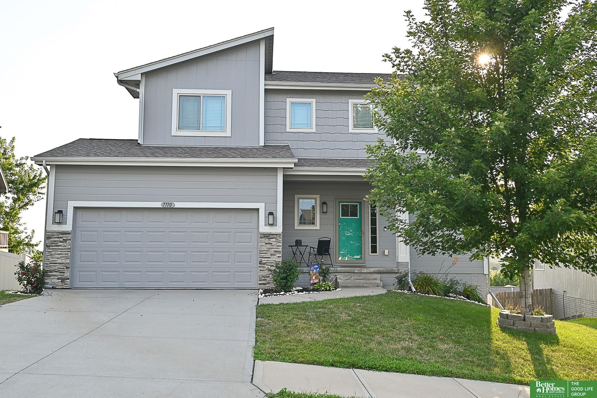 7710 N 82nd Avenue