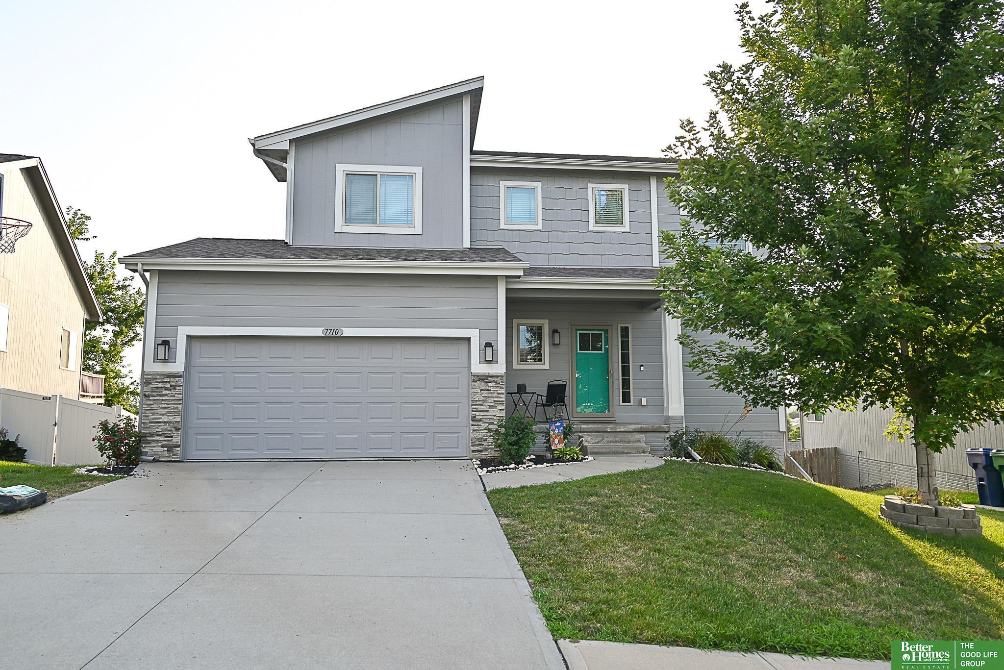 7710 N 82nd Avenue