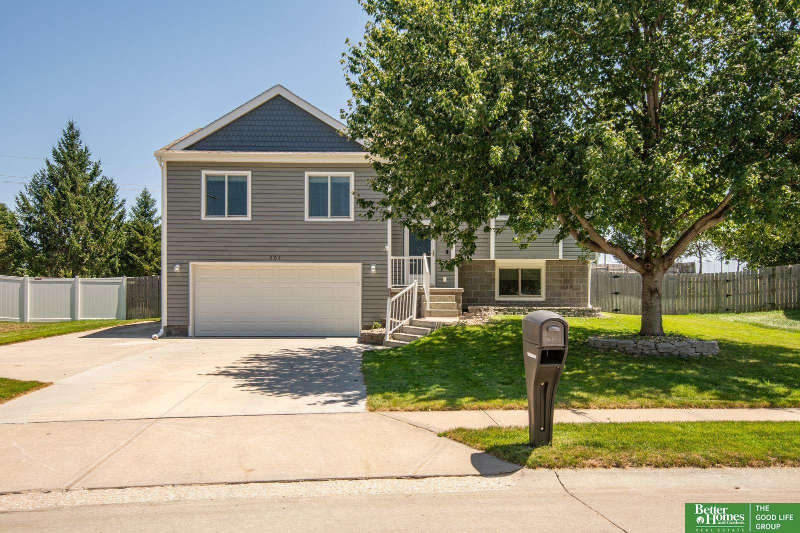 807 Edgewater Drive