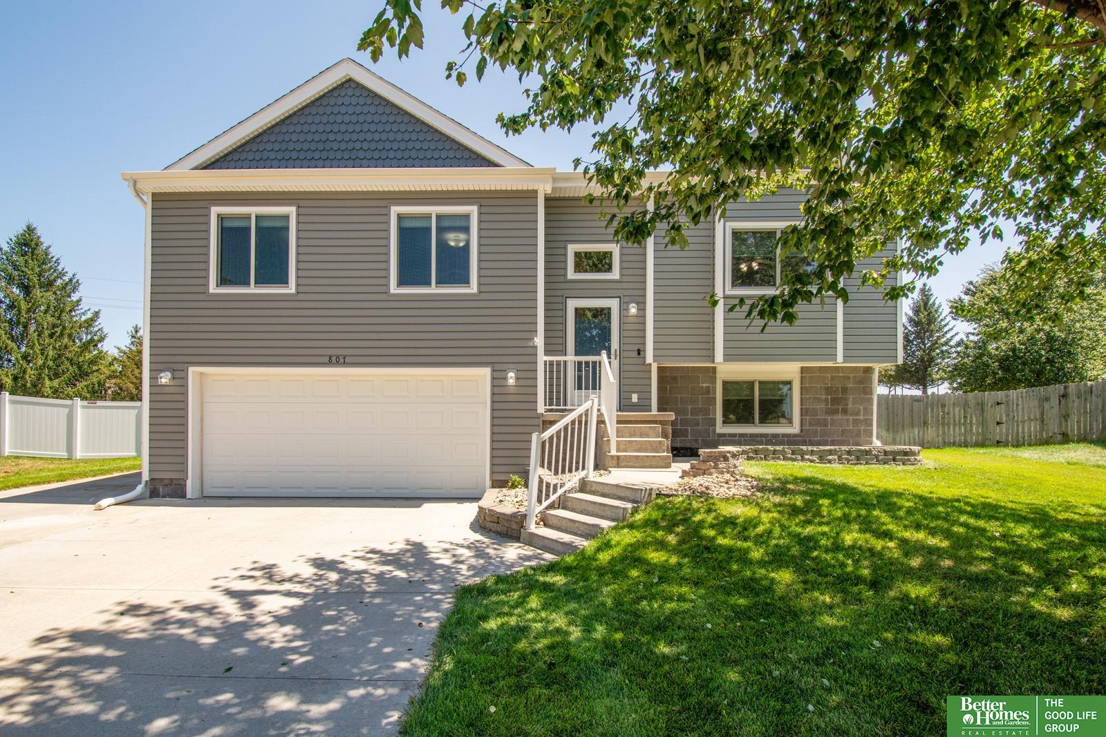 807 Edgewater Drive