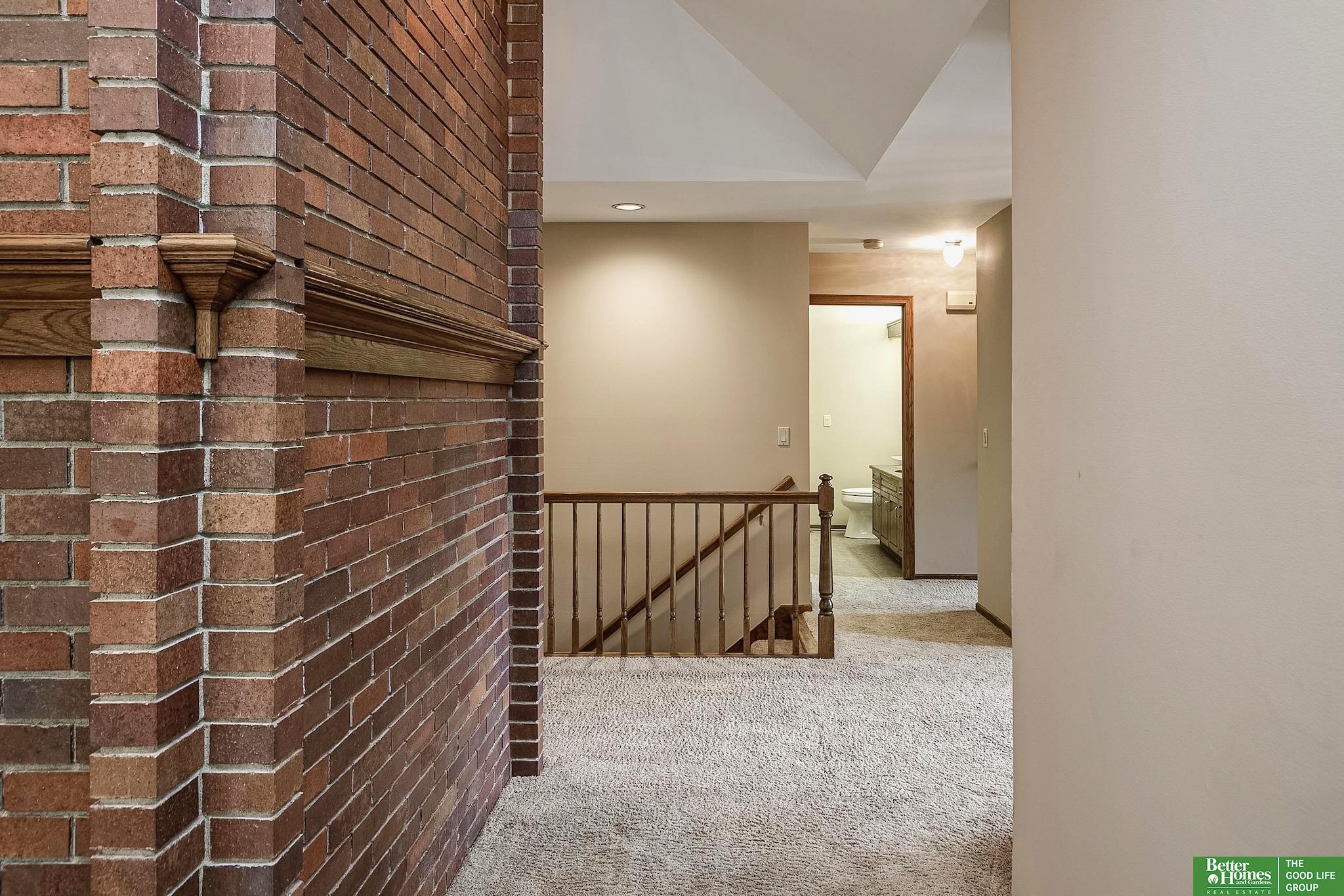 806 N 131 Court