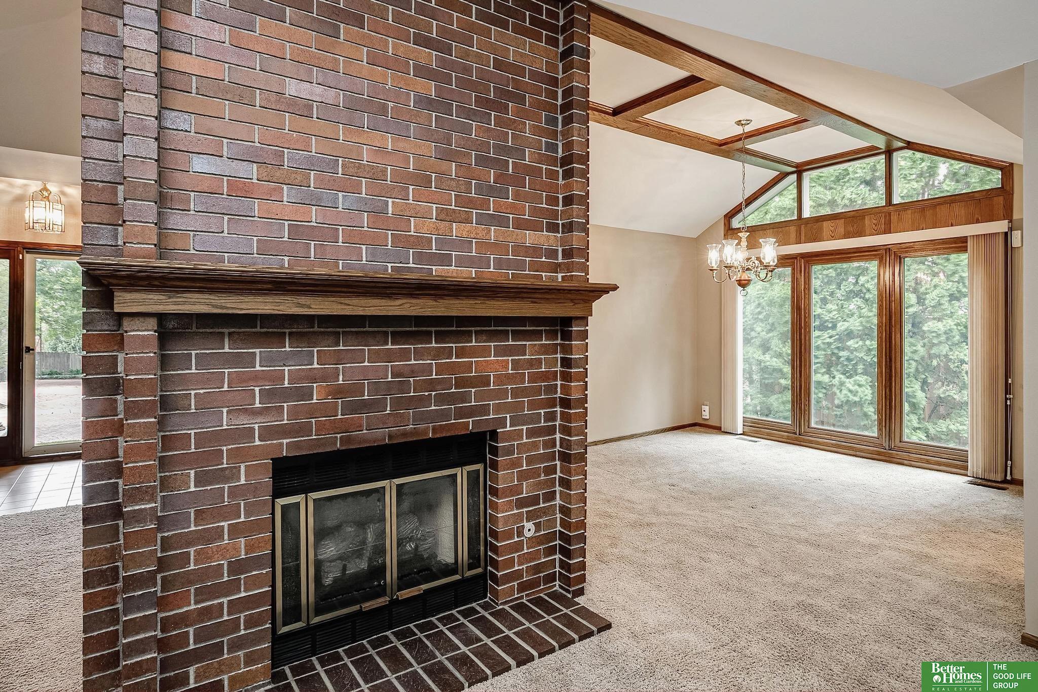 806 N 131 Court