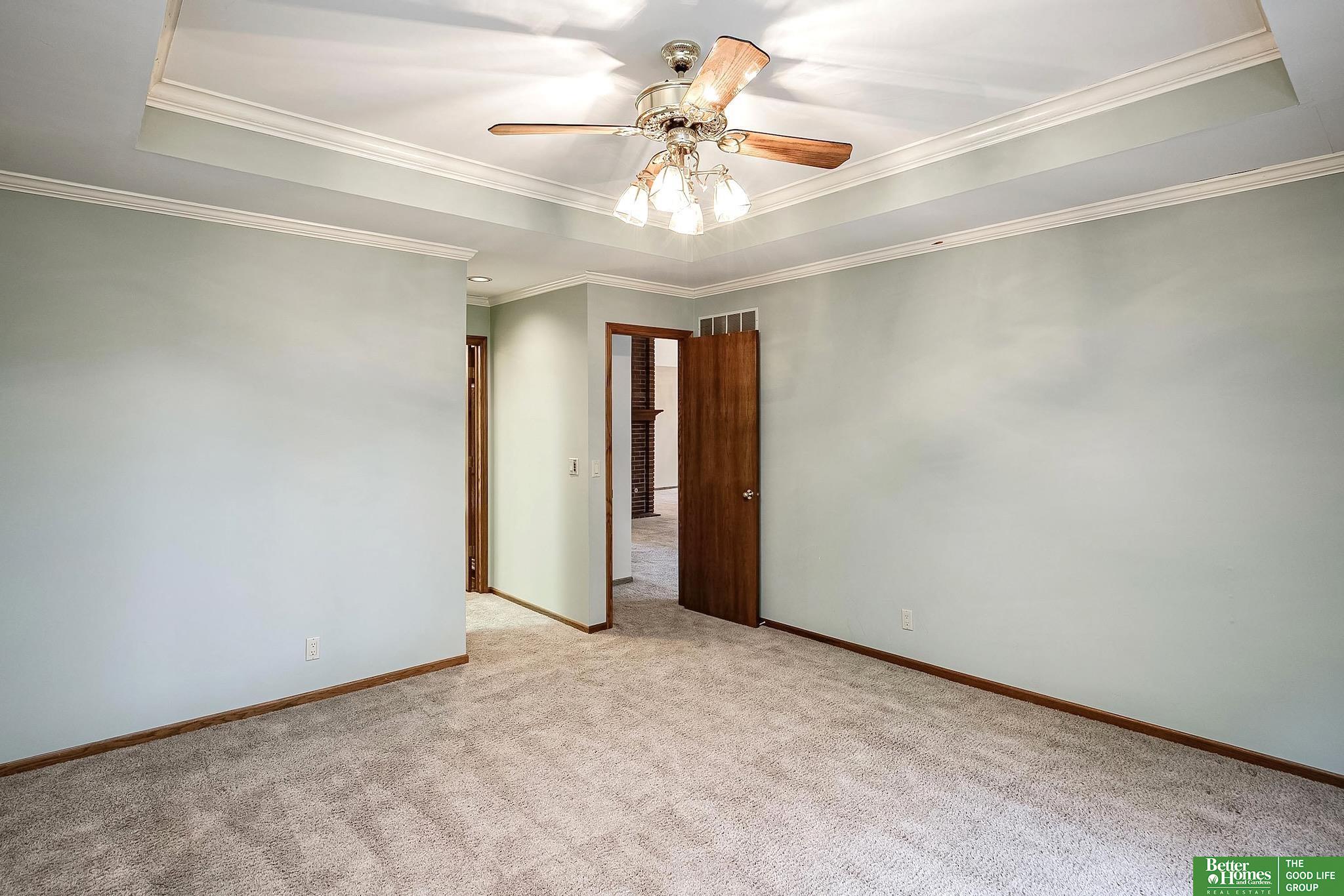 806 N 131 Court