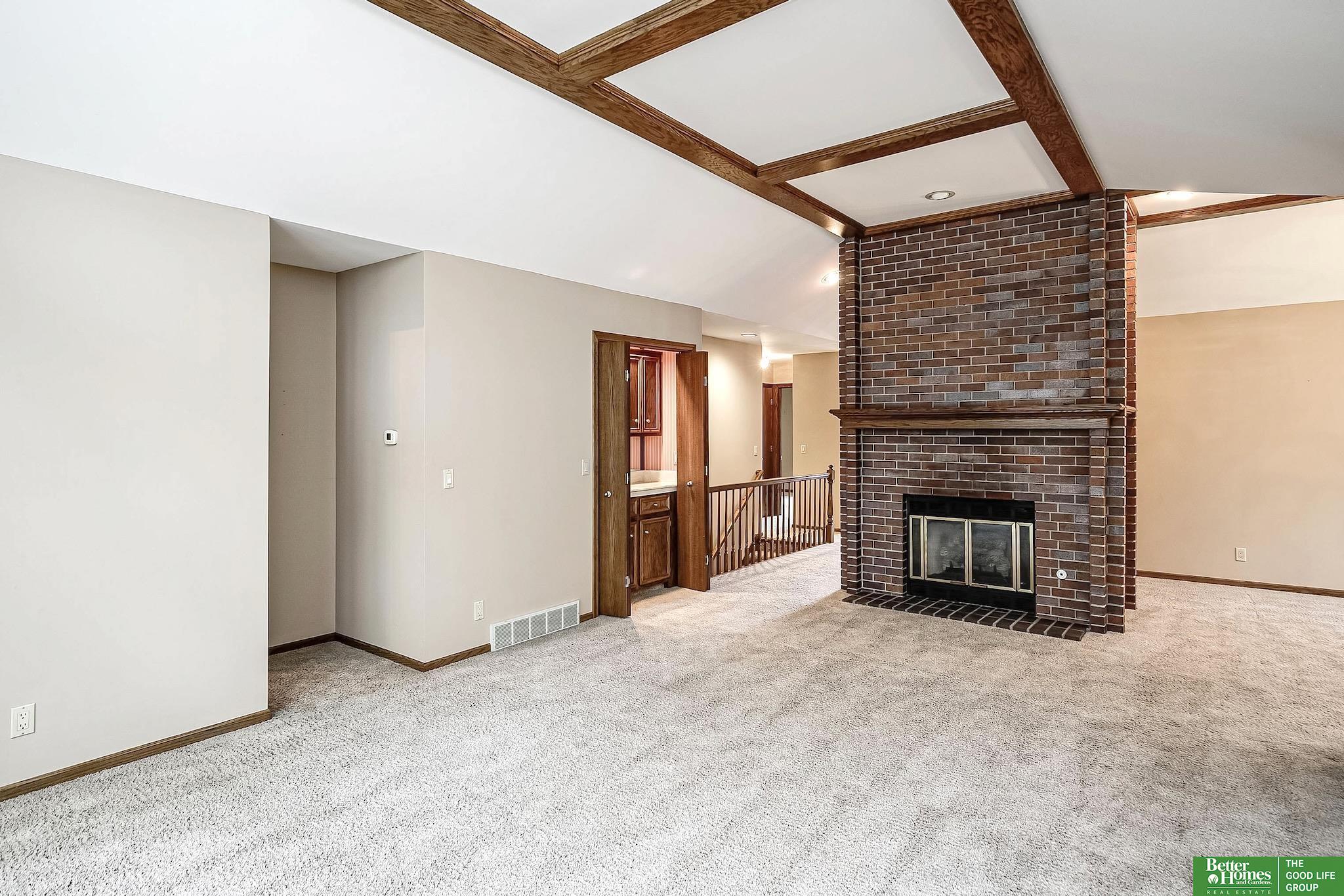 806 N 131 Court