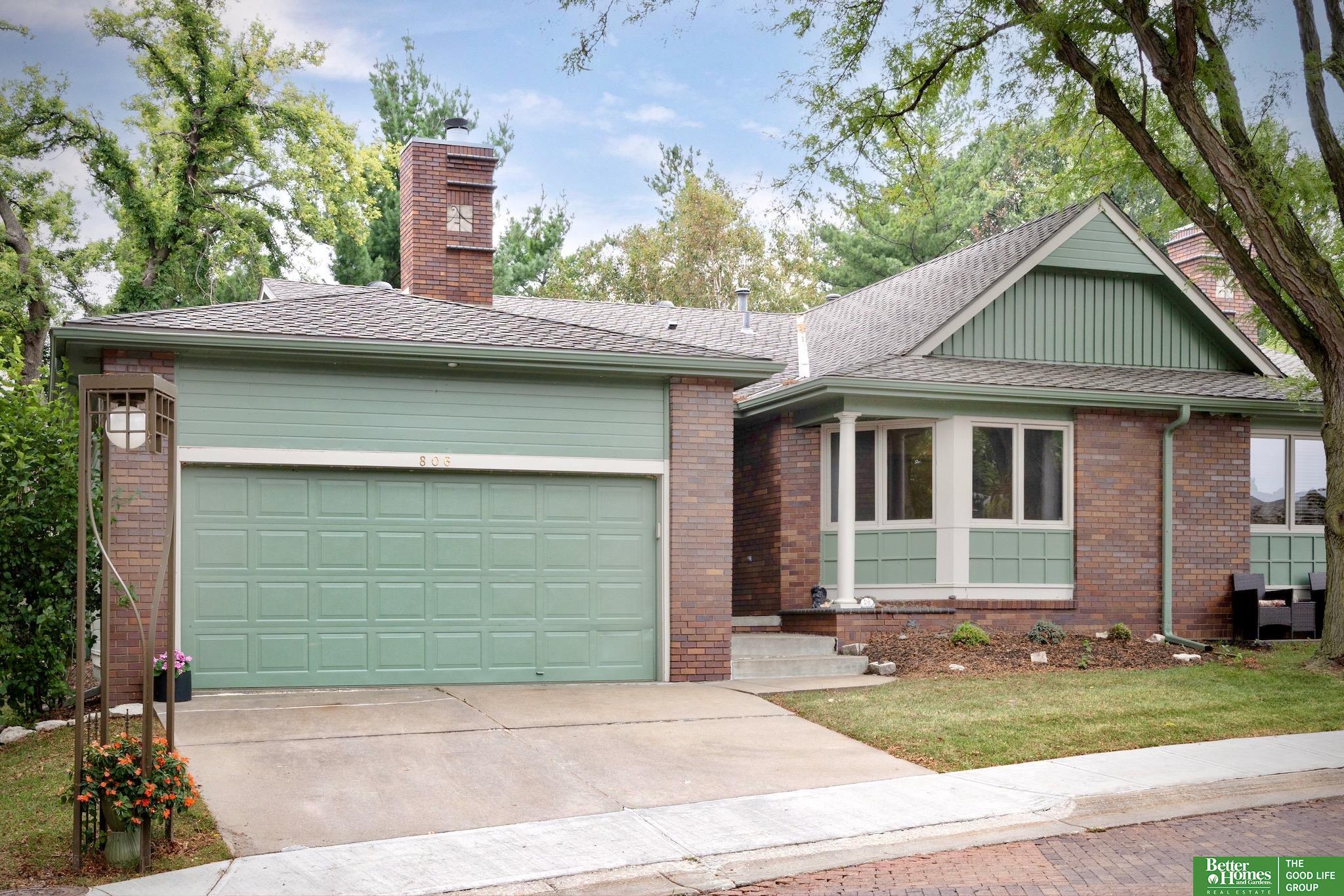 806 N 131 Court