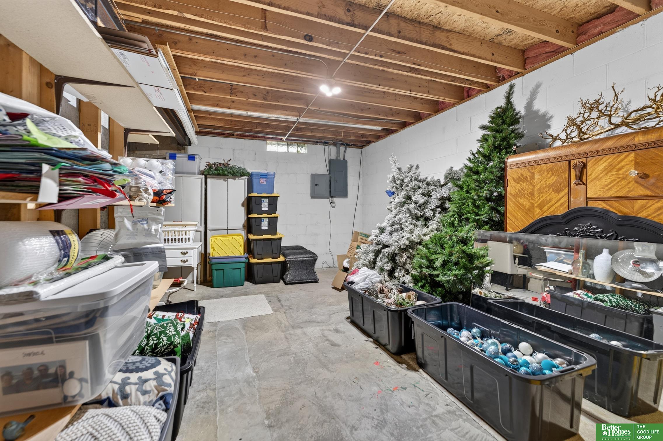 327 N 160 Street