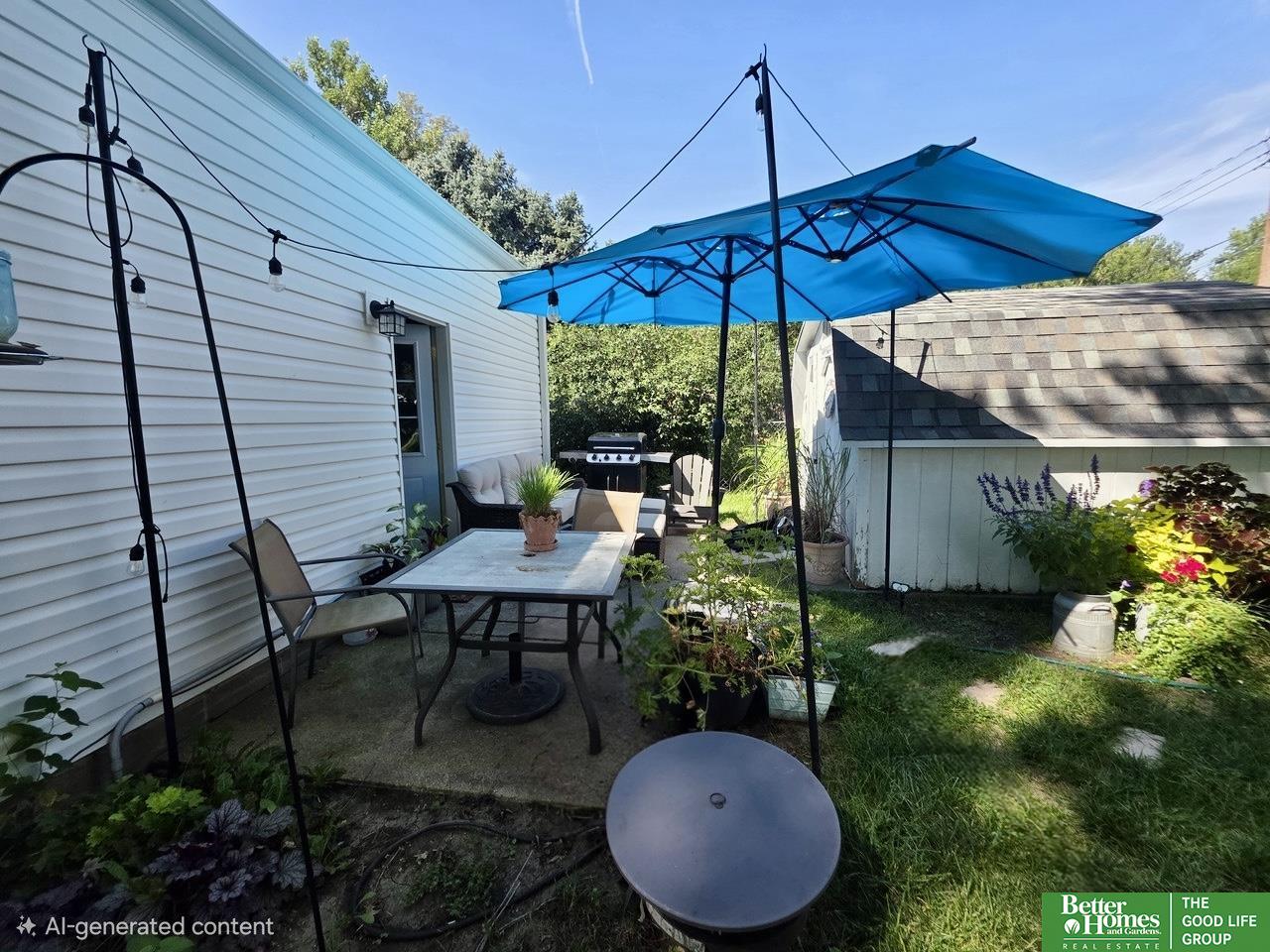933 E 4th Street