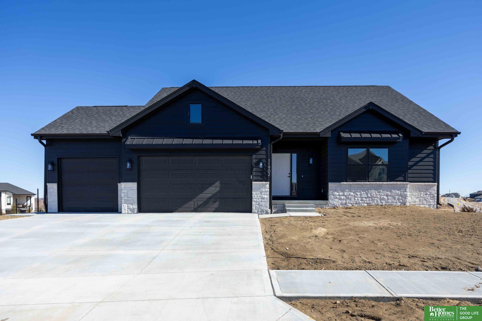 8922 Von Street