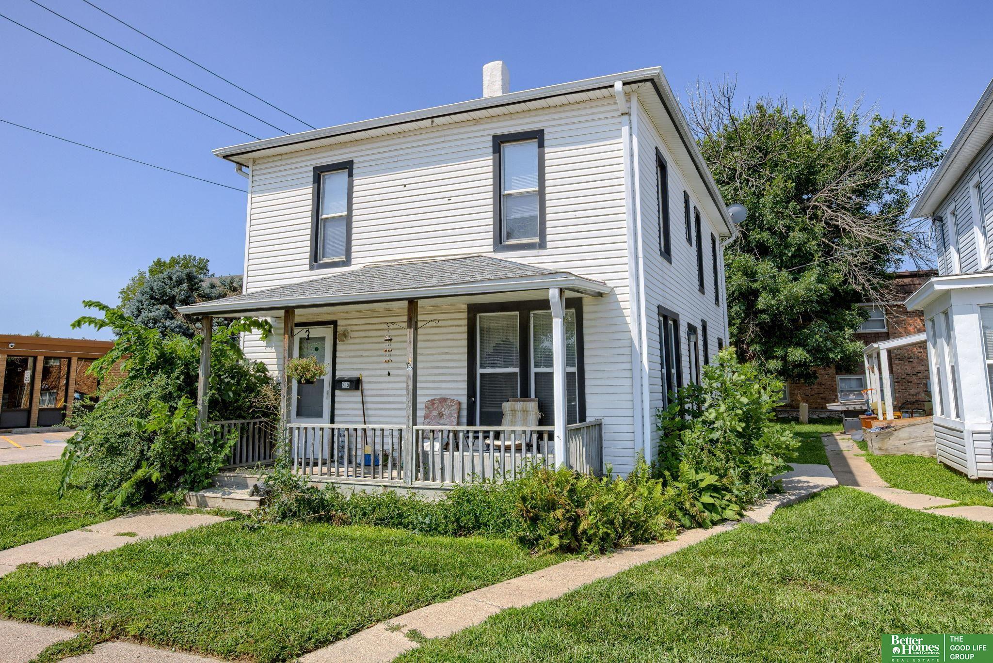 215 S 17 Street