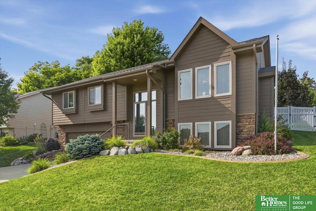 302 Carly Circle