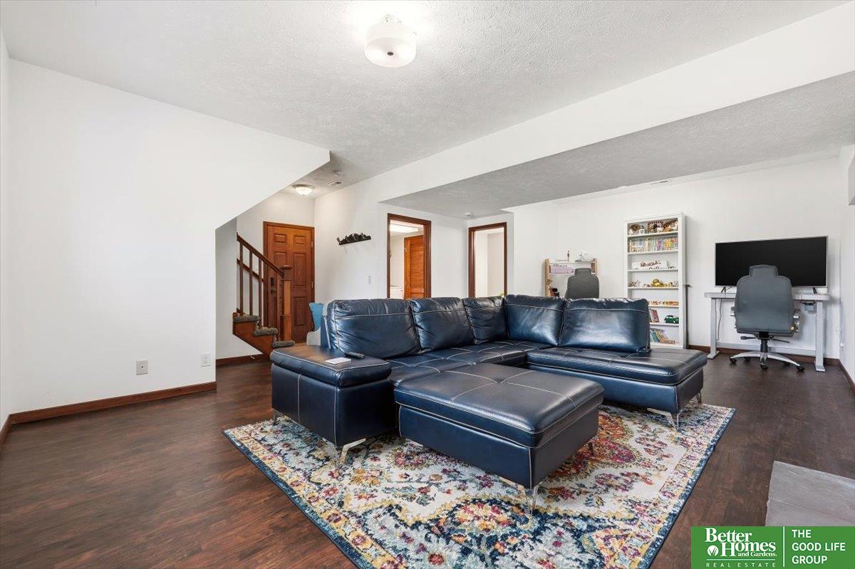 302 Carly Circle
