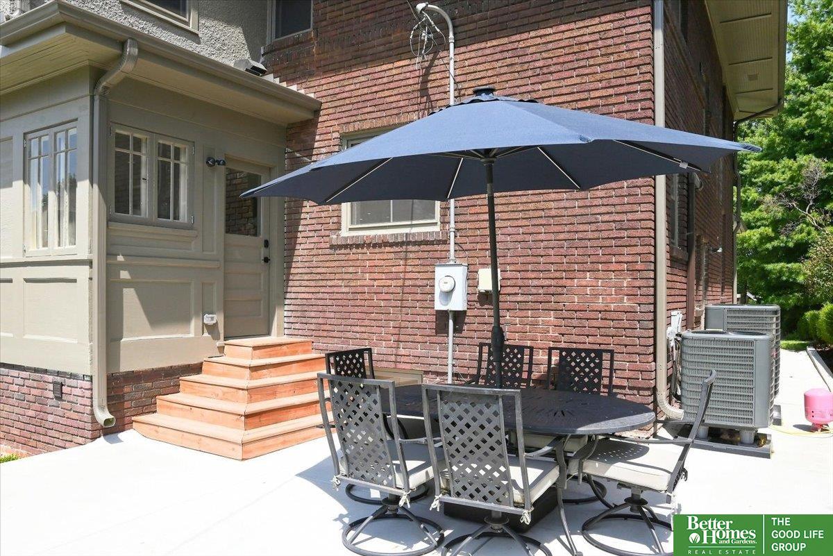 5111 Cass Street