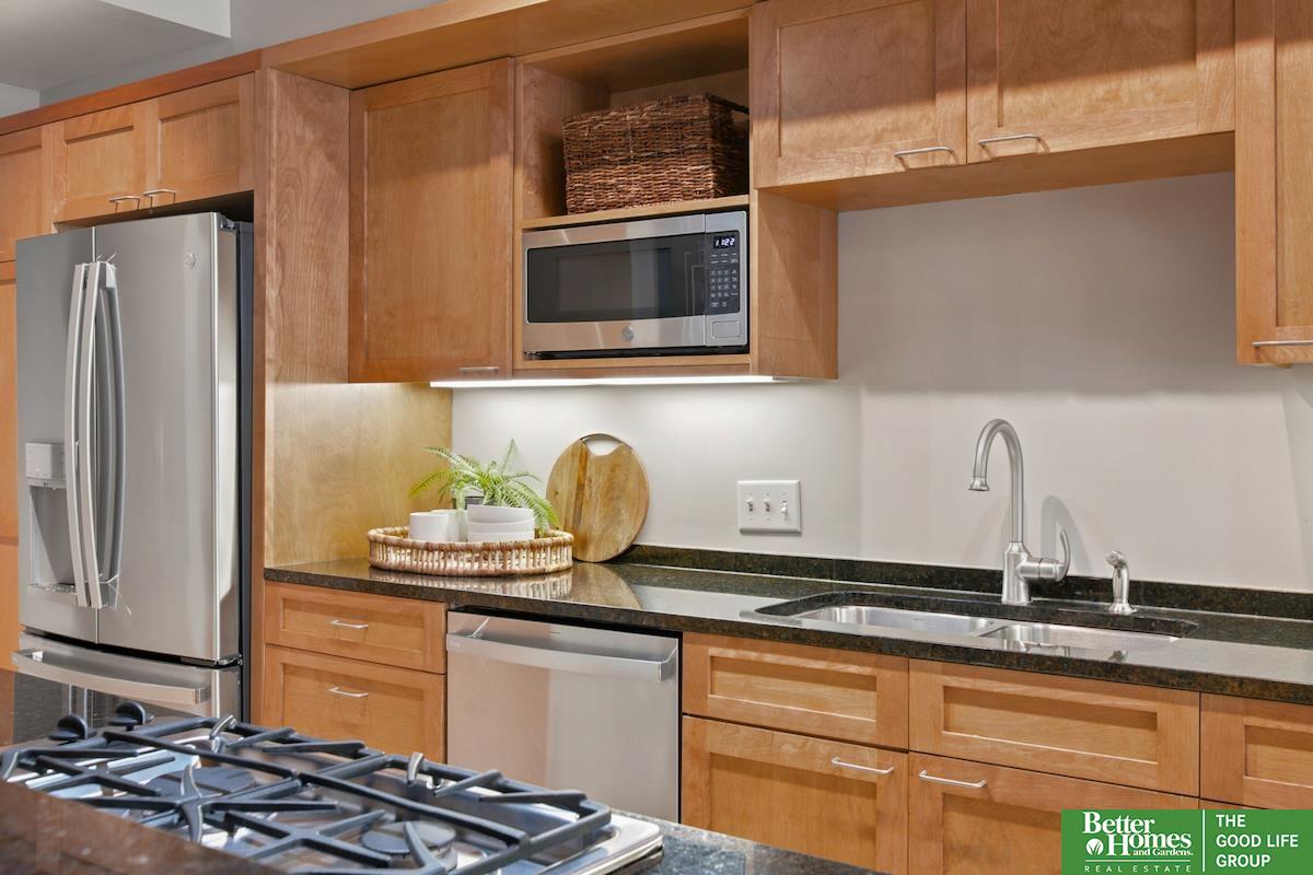 105 S 9th Street # 413
