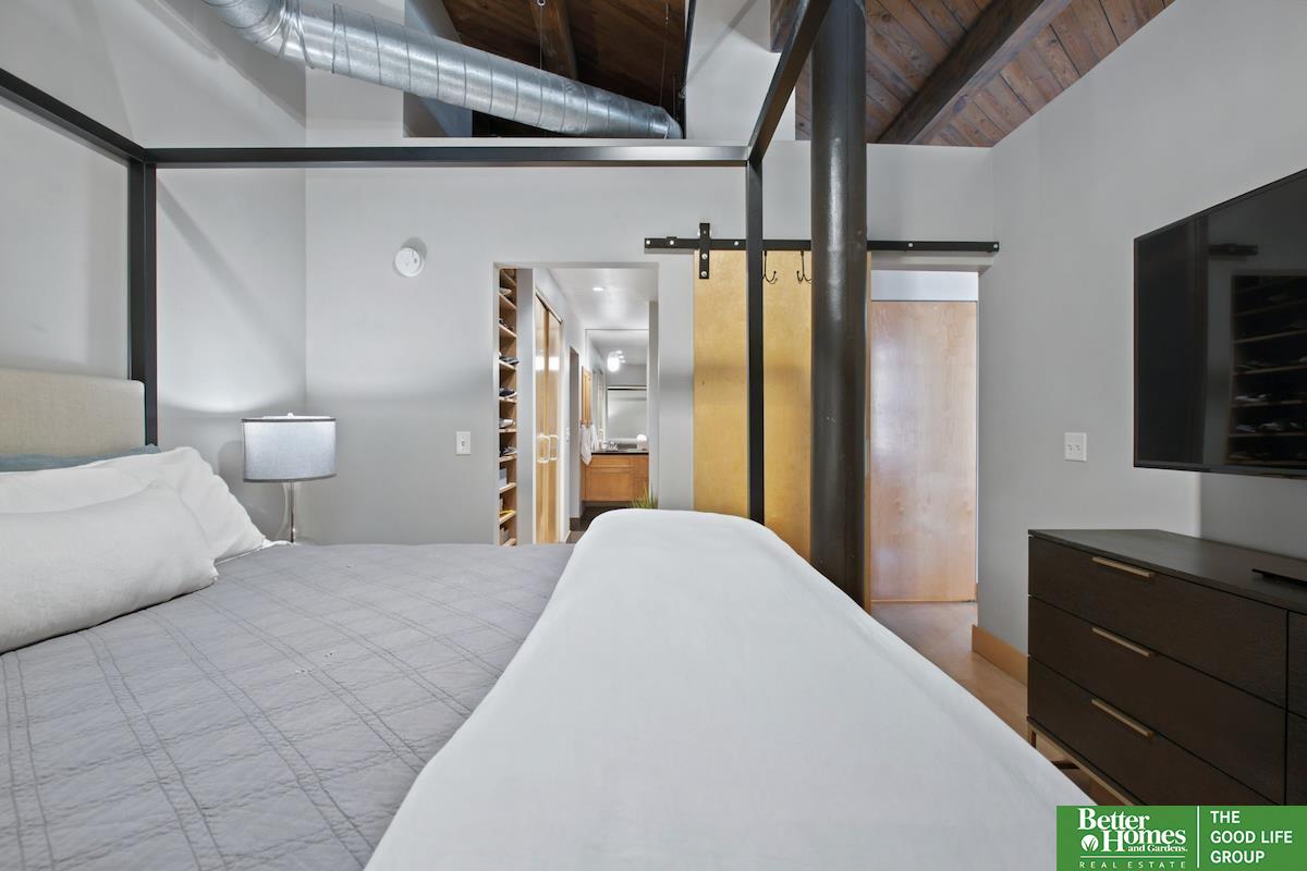 105 S 9th Street # 413