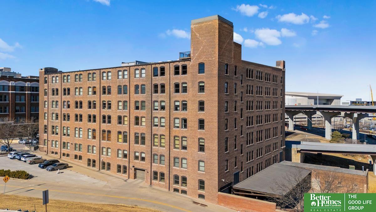 105 S 9th Street # 413