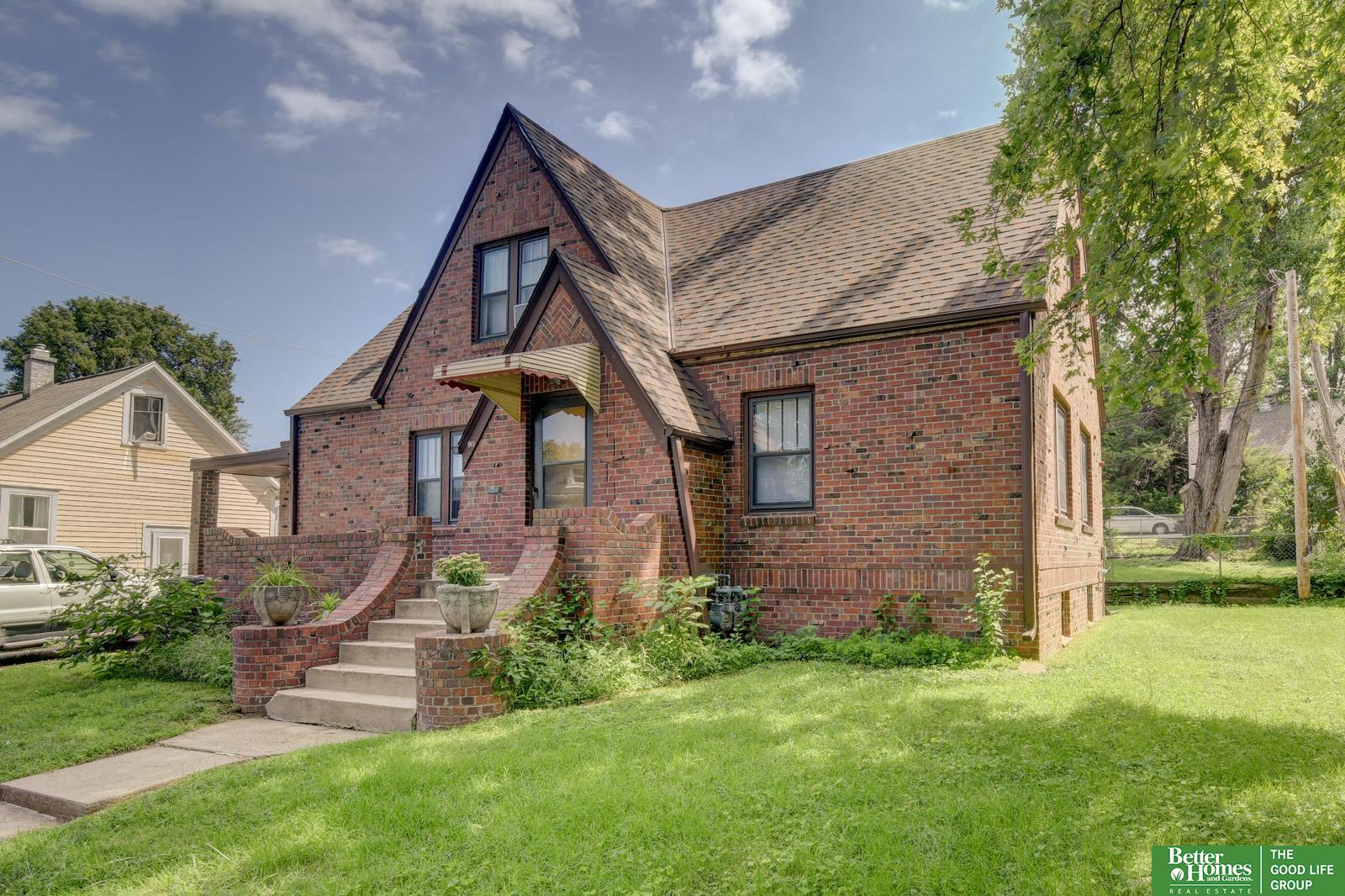911 S 38th Street