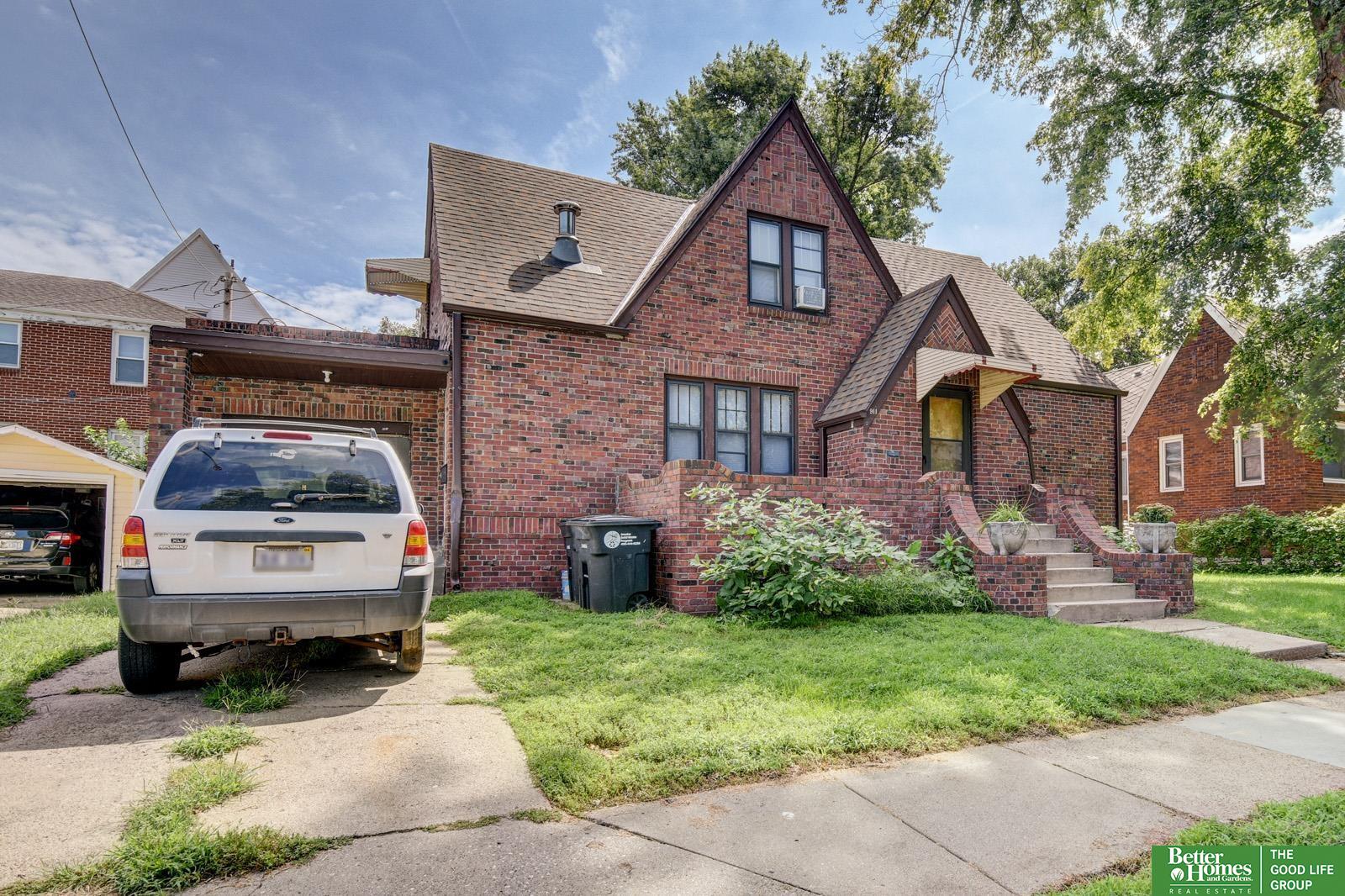 911 S 38th Street