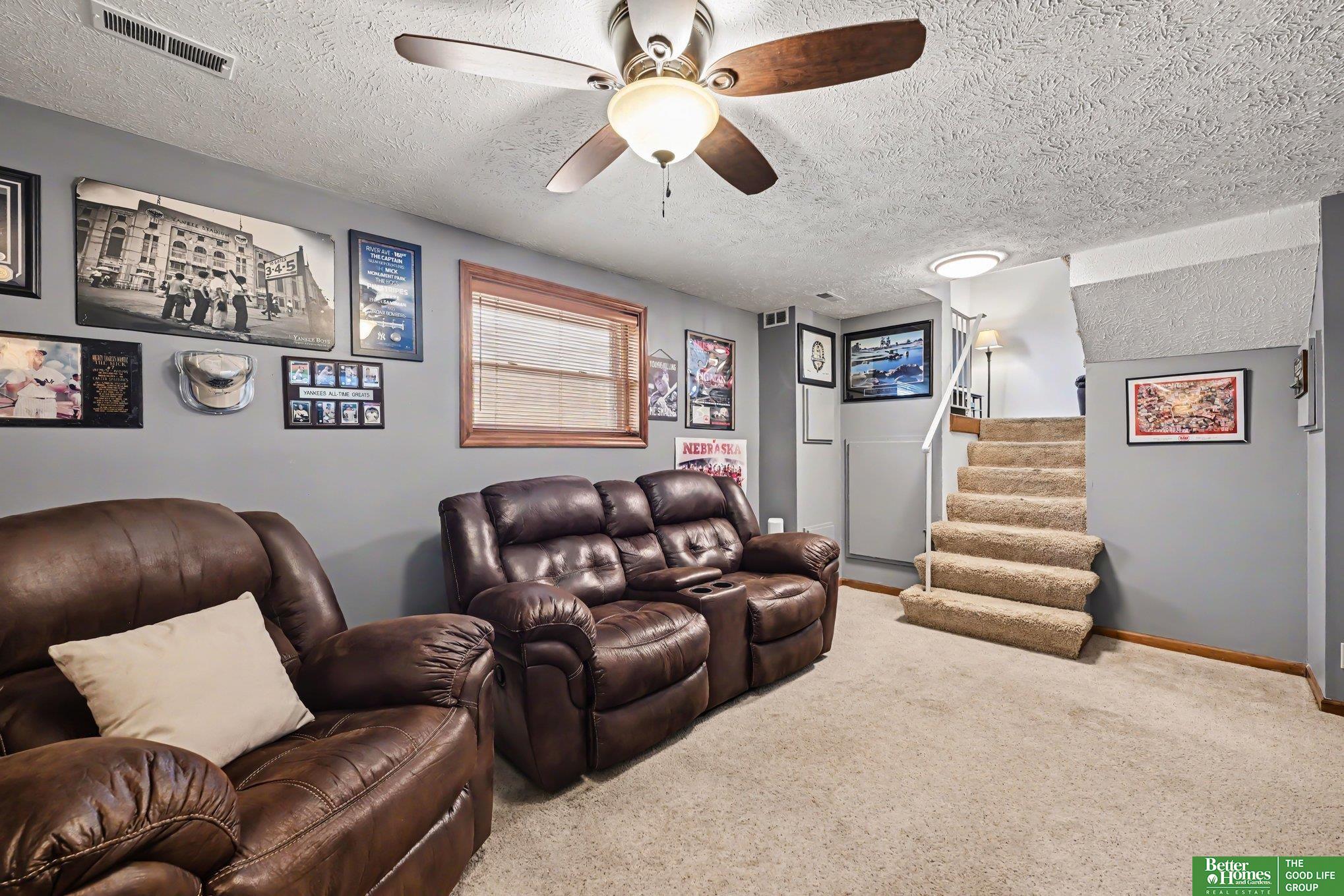 13523 Redwood Street
