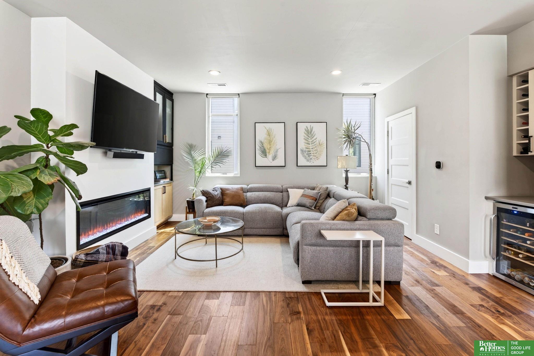 1207 S 10 Court