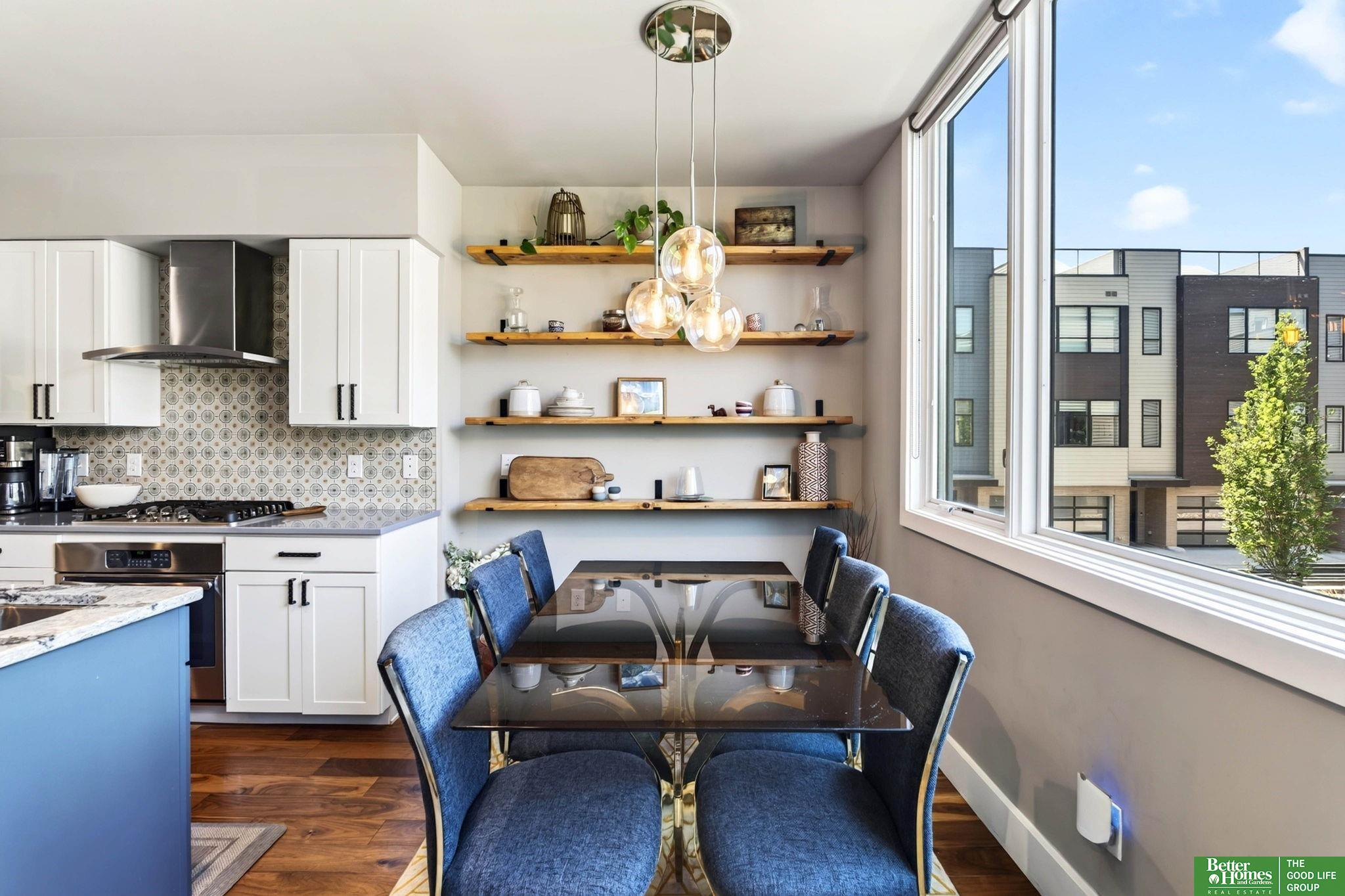 1207 S 10 Court