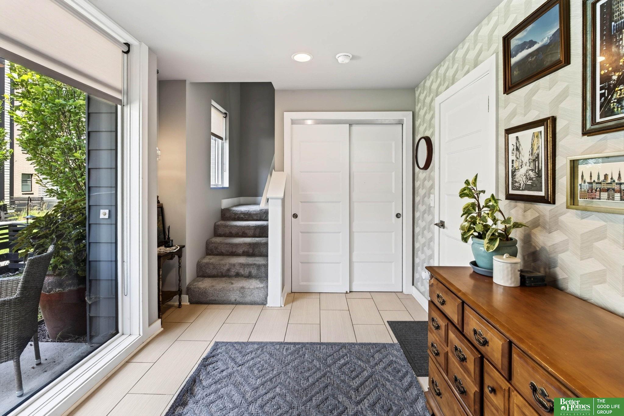 1207 S 10 Court