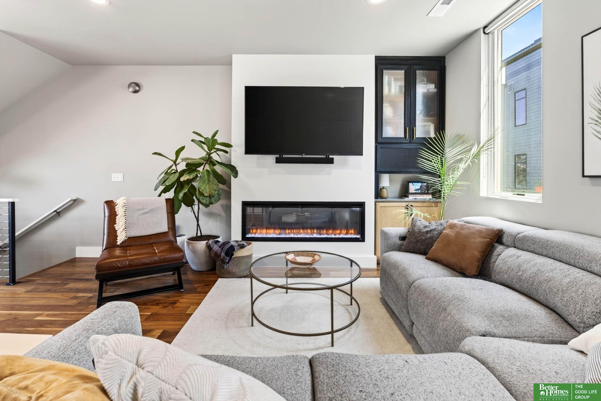 1207 S 10 Court