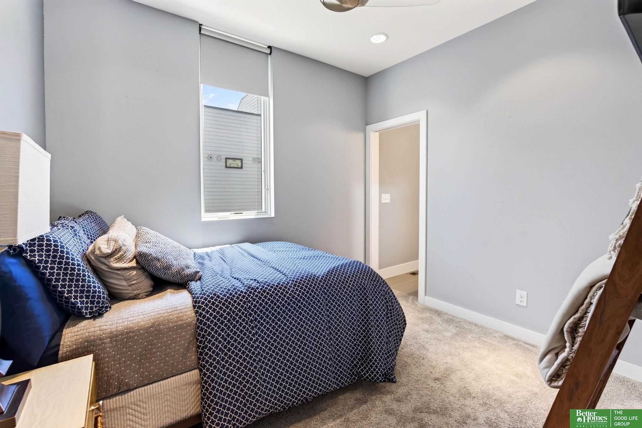 1207 S 10 Court