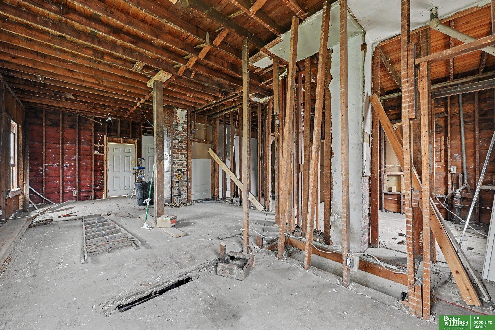 4201 Grand Avenue