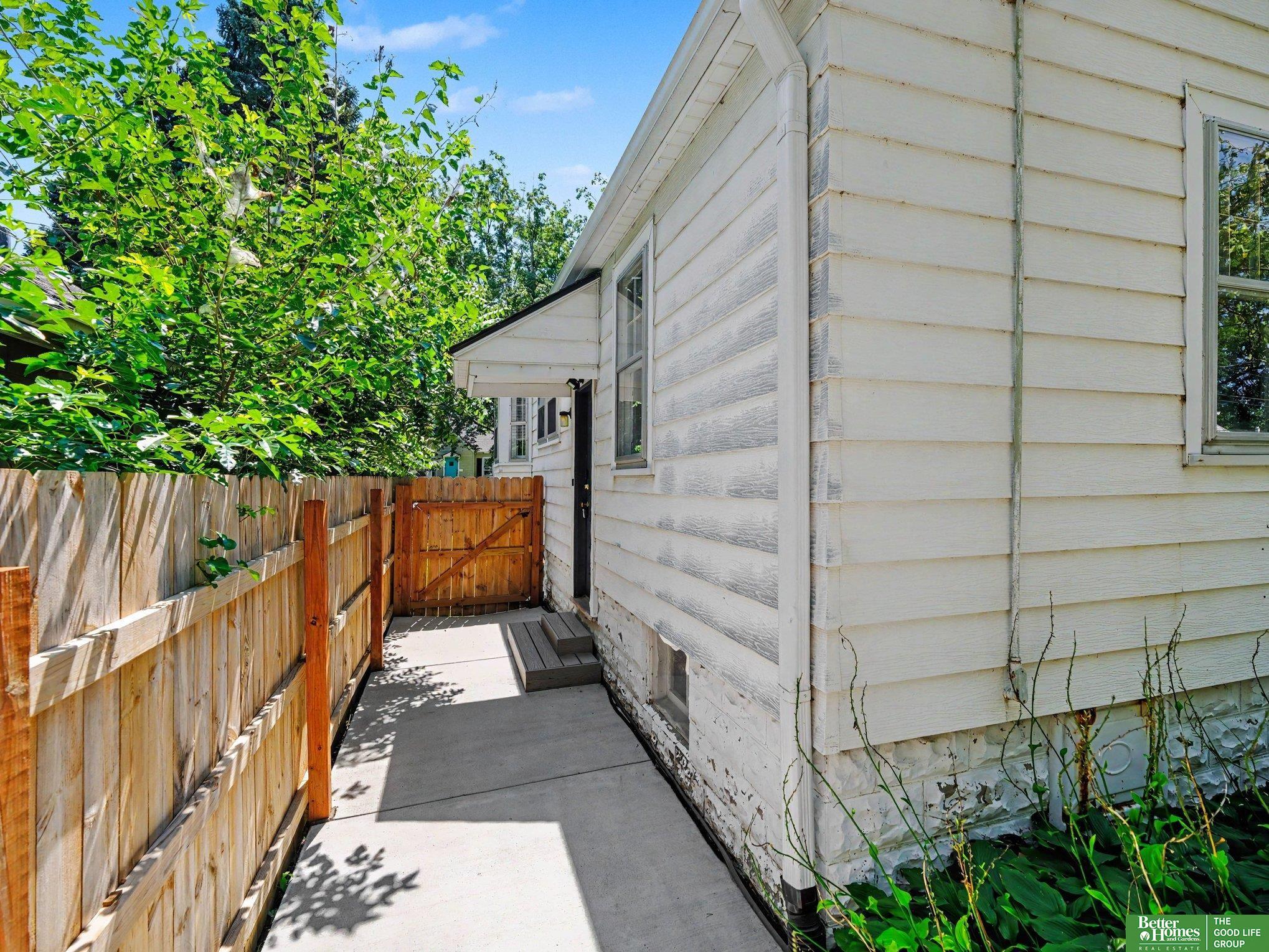 5116 Pinkney Street