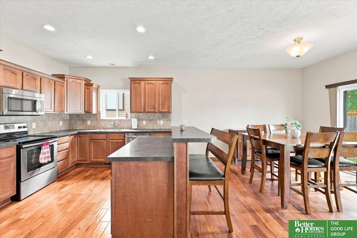 9237 S 71st Street