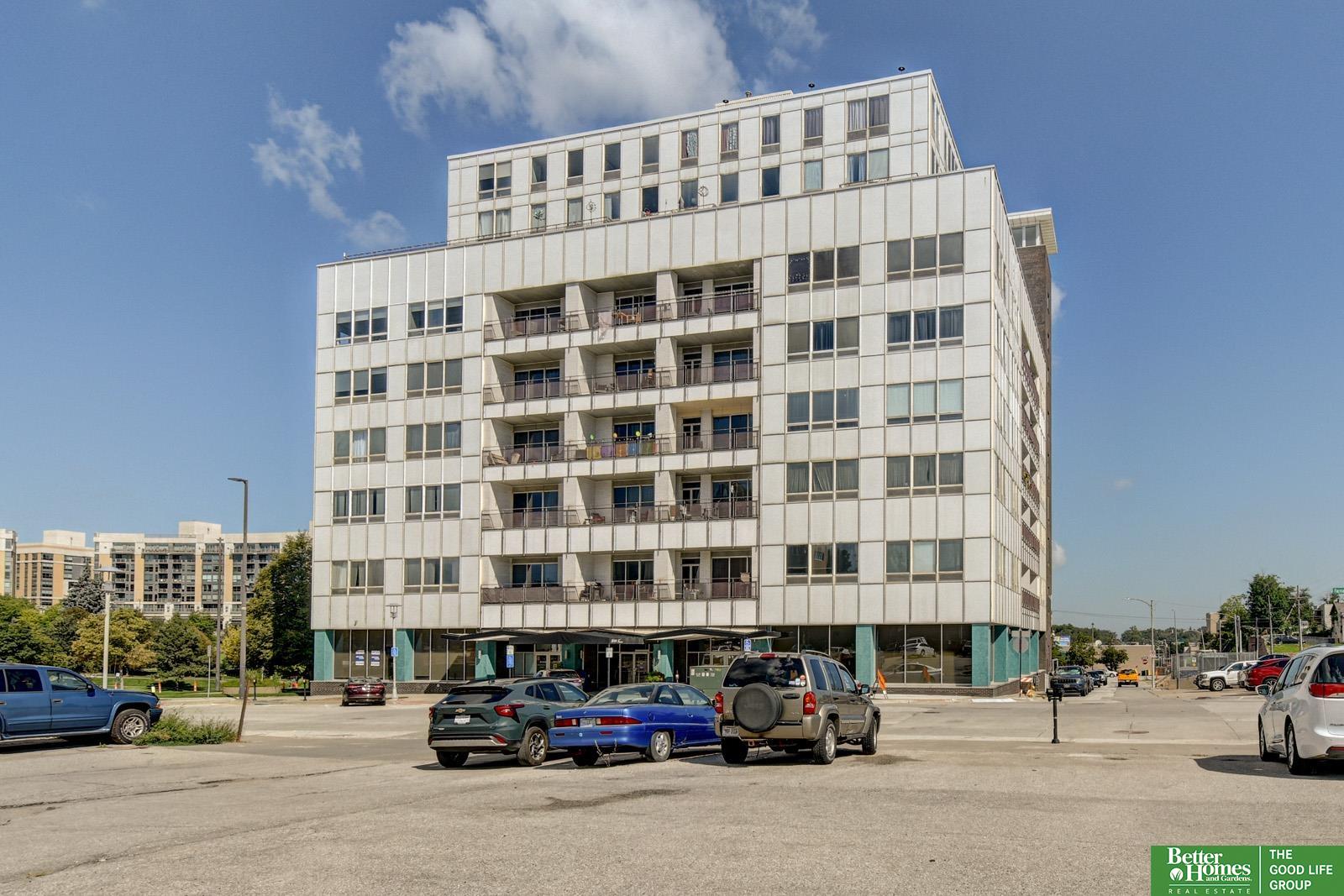 3000 Farnam Street # 9E
