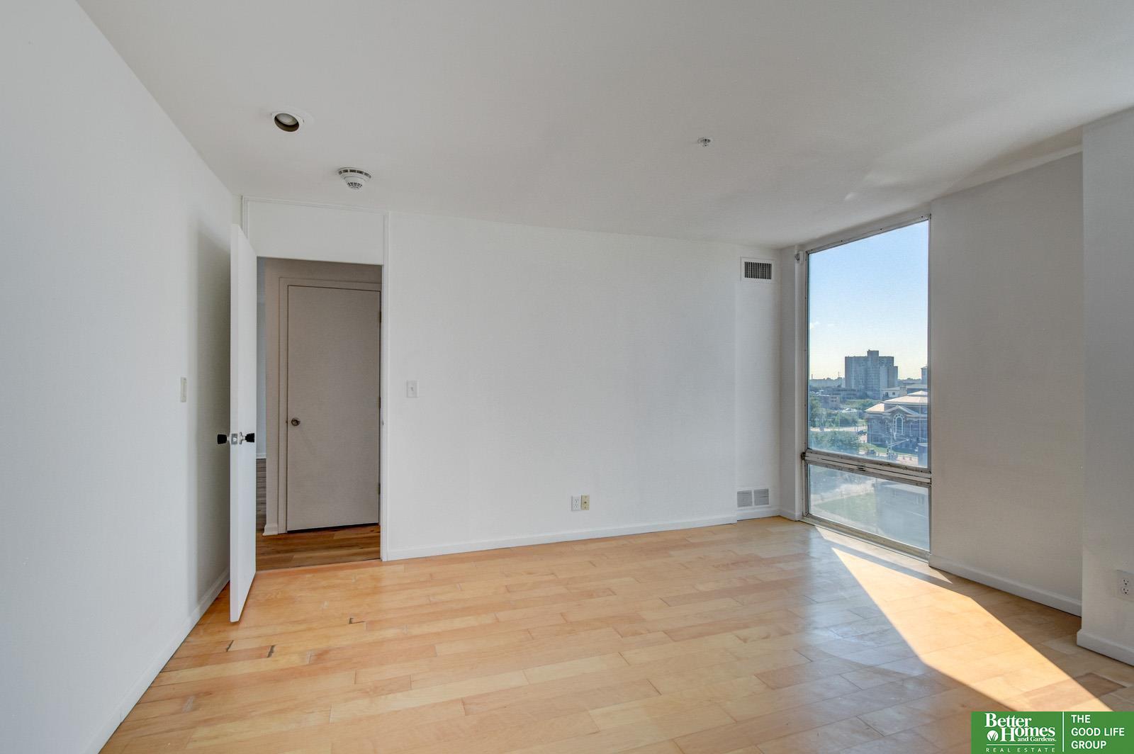 3000 Farnam Street # 9E