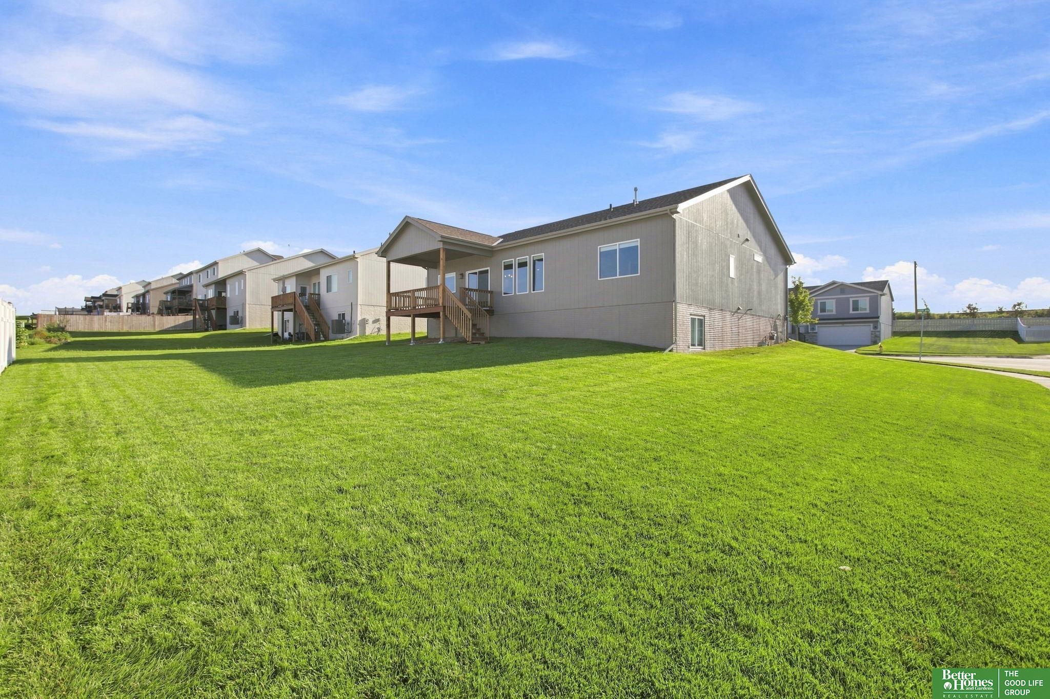 5402 N 180th Avenue