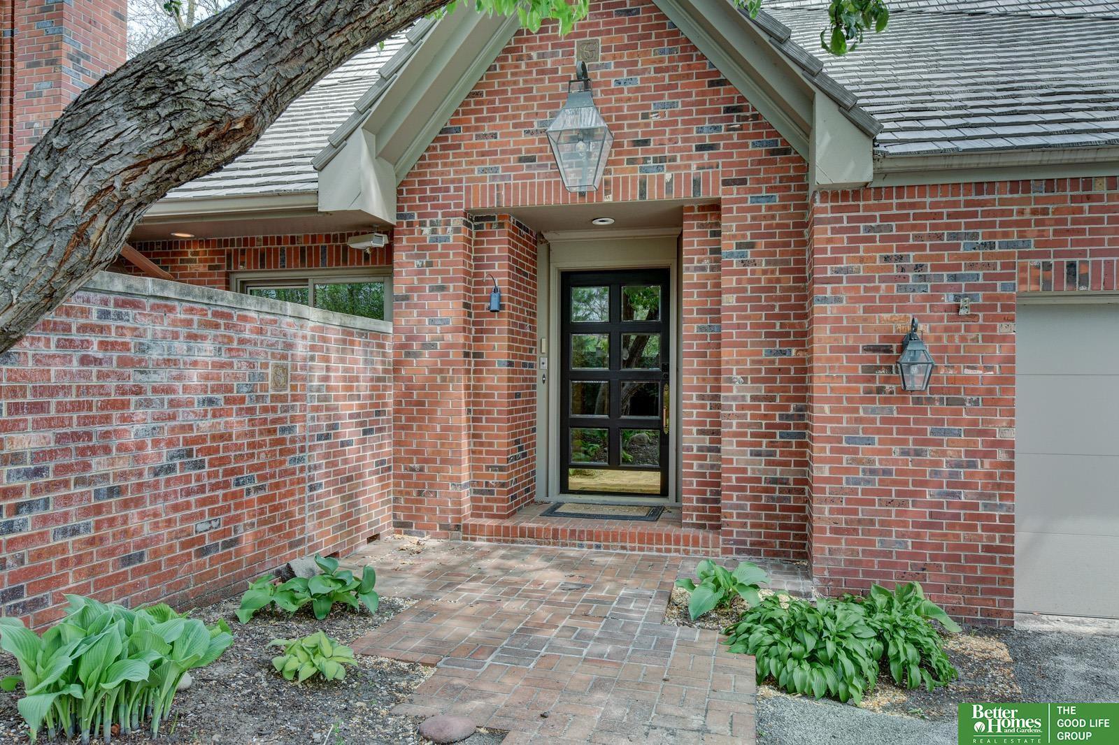 8914 Douglas Court