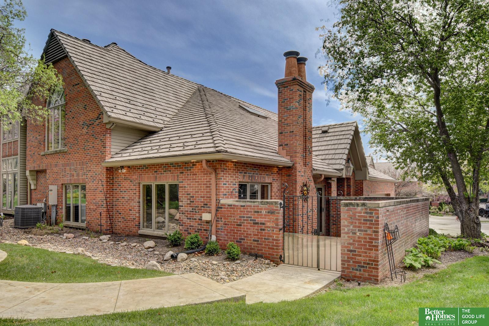 8914 Douglas Court