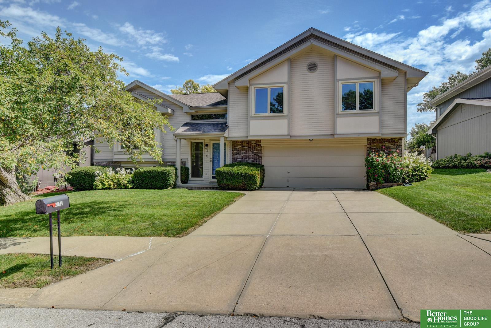 4733 N 109 Circle