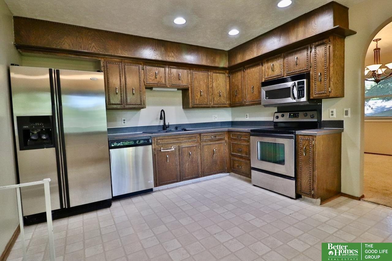 1854 S 138Th Street
