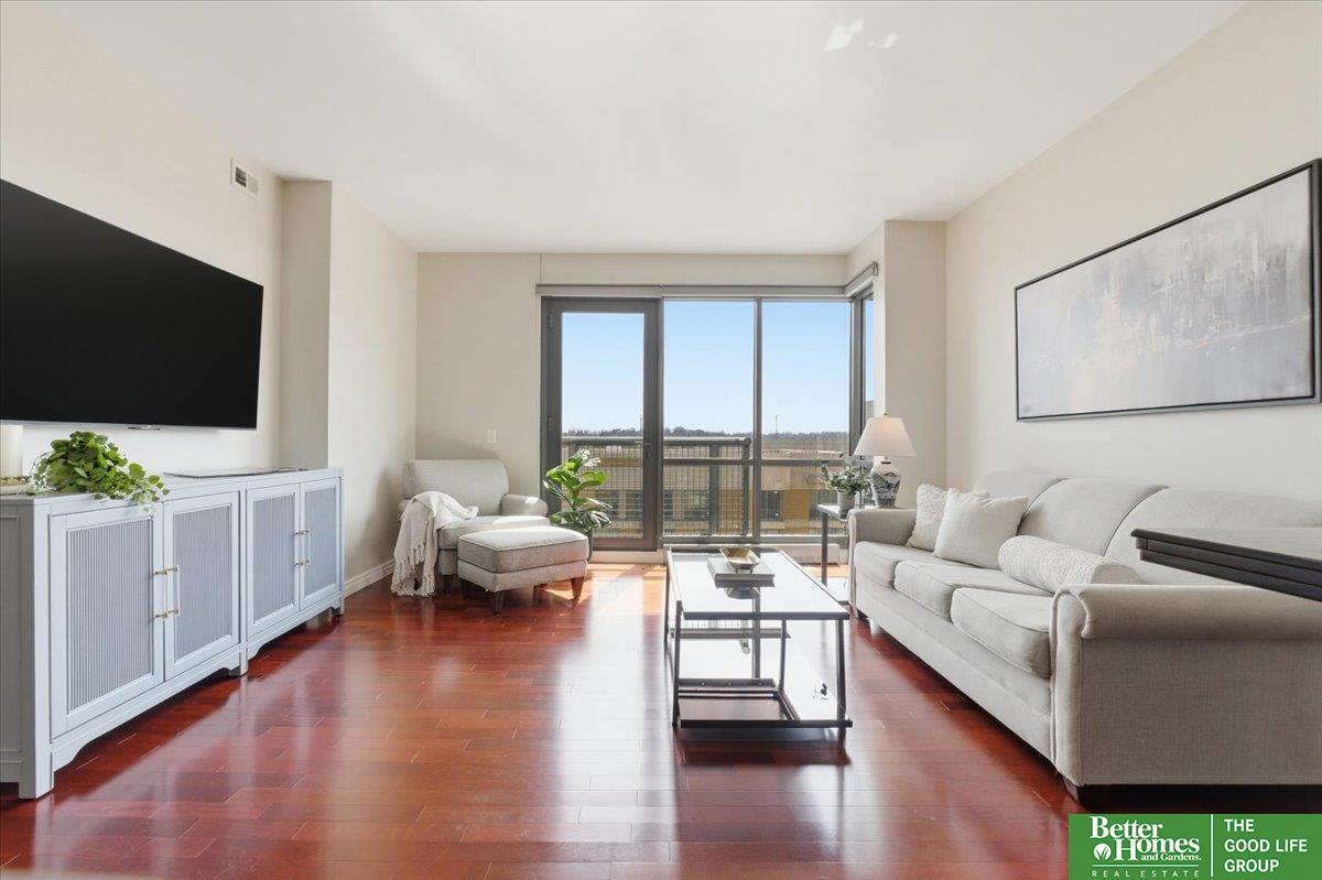 3200 Farnam Court # 3707