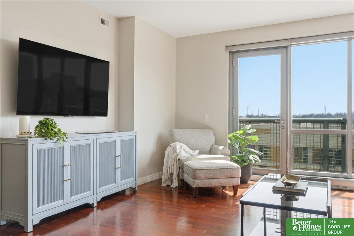 3200 Farnam Court # 3707