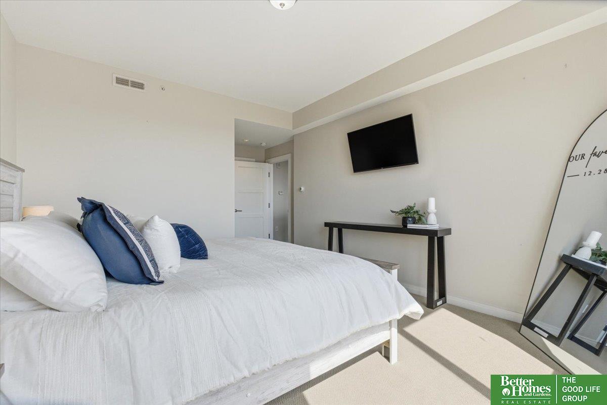 3200 Farnam Court # 3707