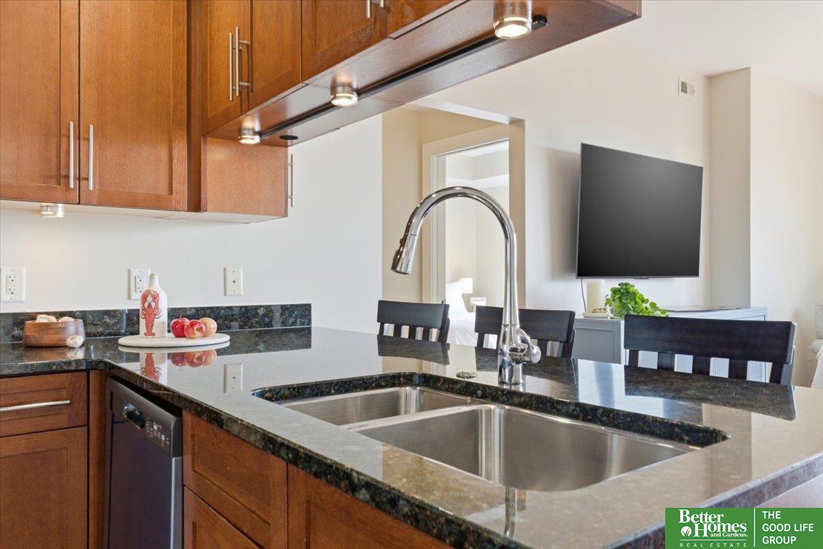 3200 Farnam Court # 3707