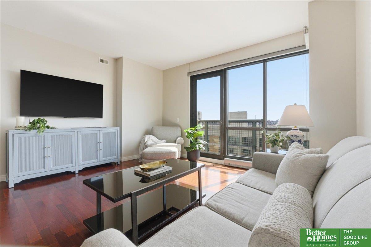 3200 Farnam Court # 3707