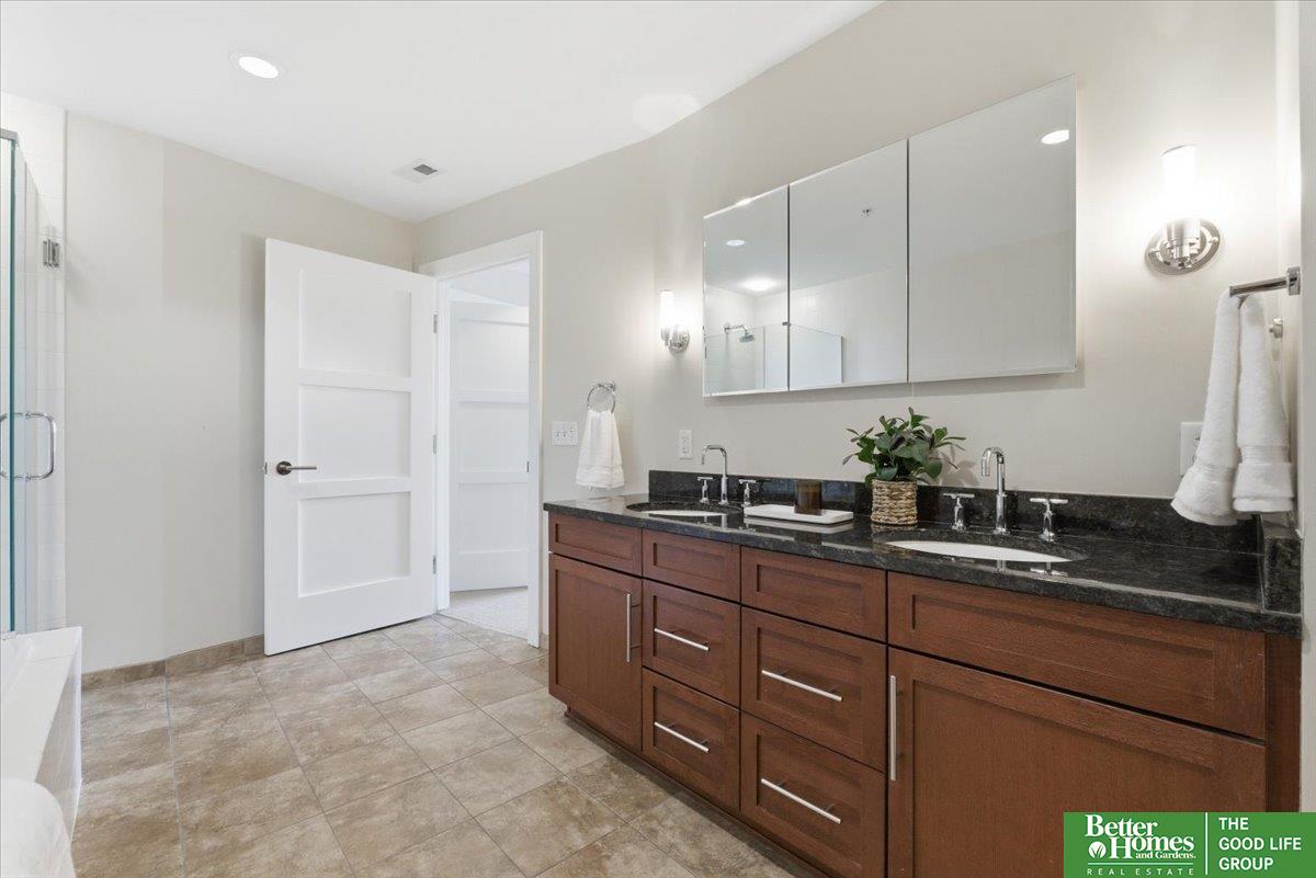 3200 Farnam Court # 3707