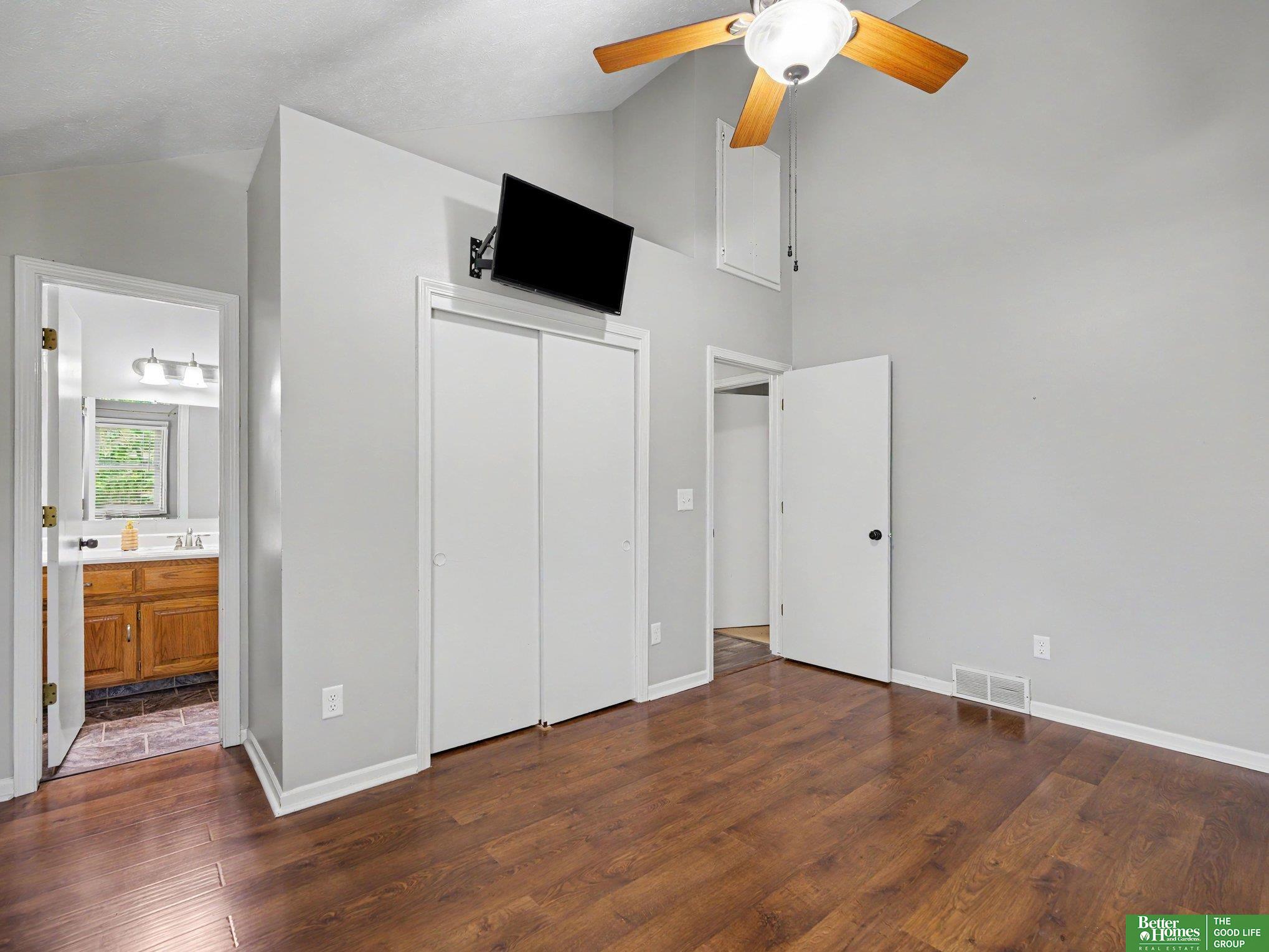 5556 Walnut Street