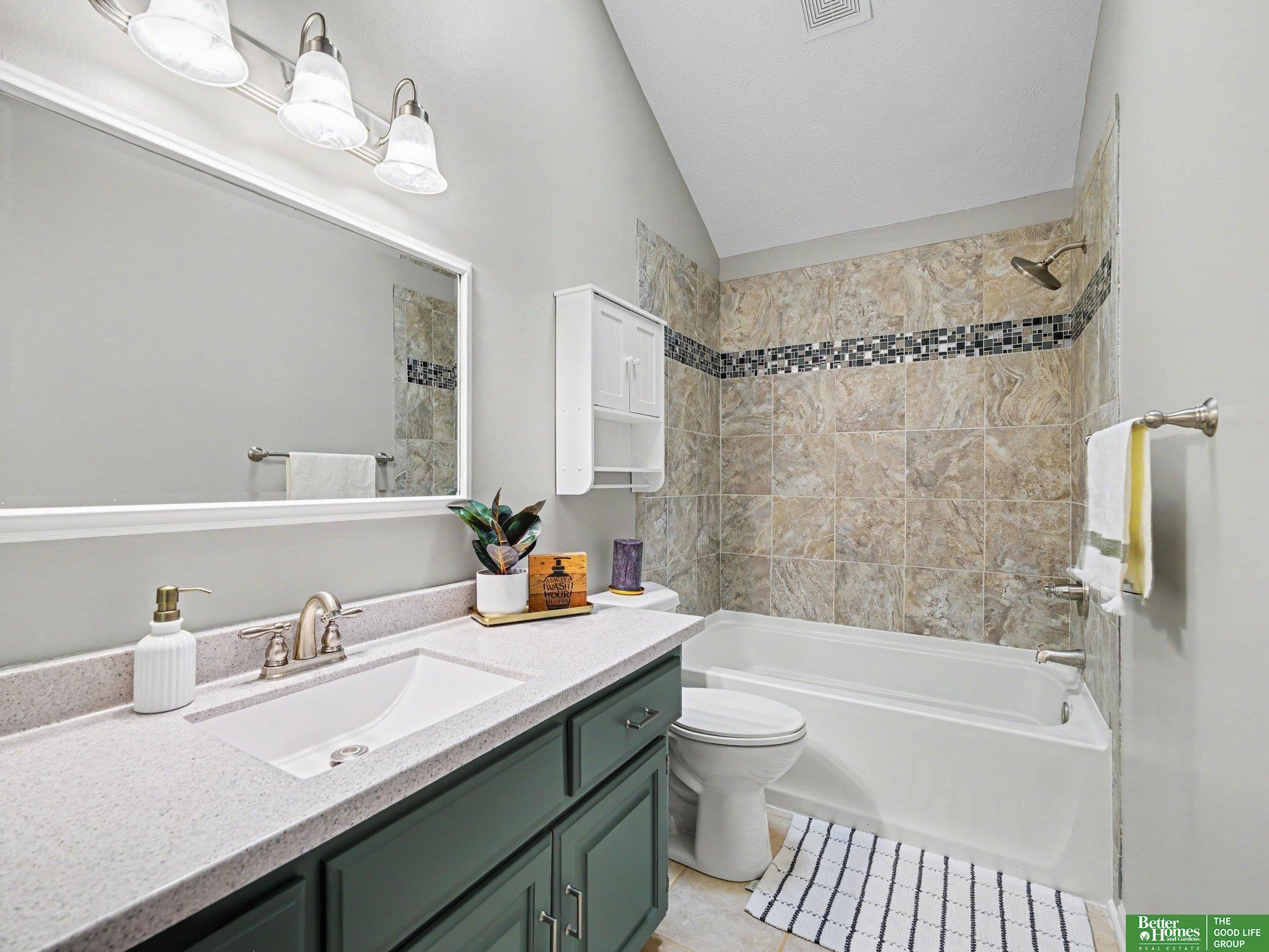 5556 Walnut Street