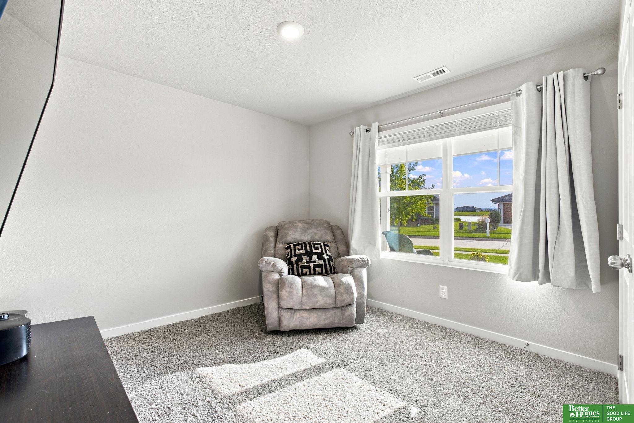 1933 N Kara Way