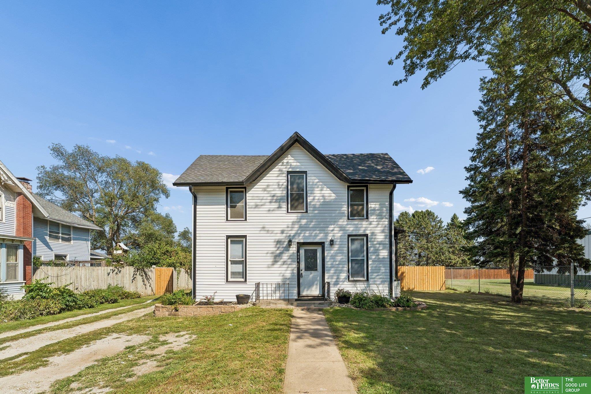 904 Main Street