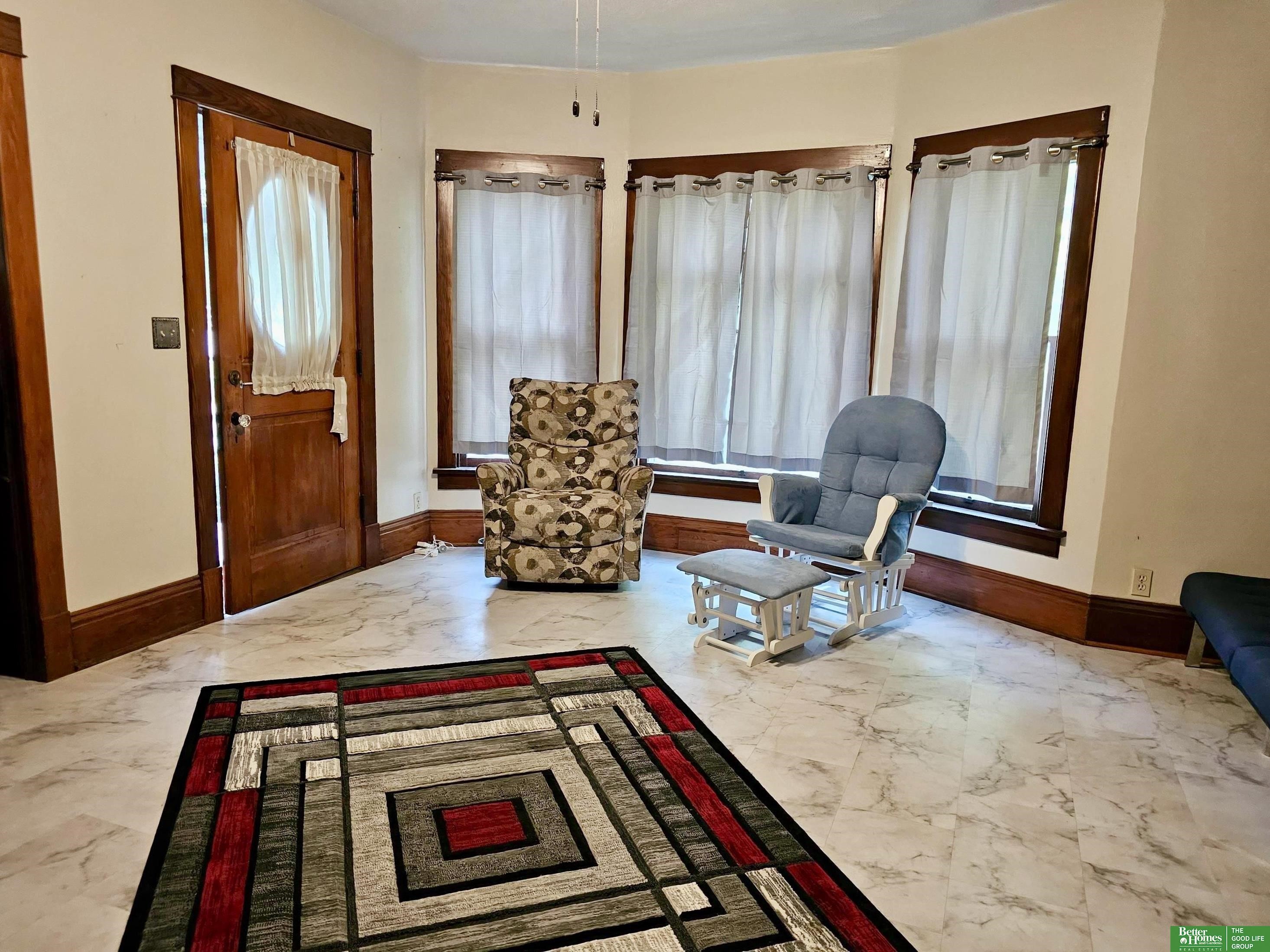 557 W 7th Street