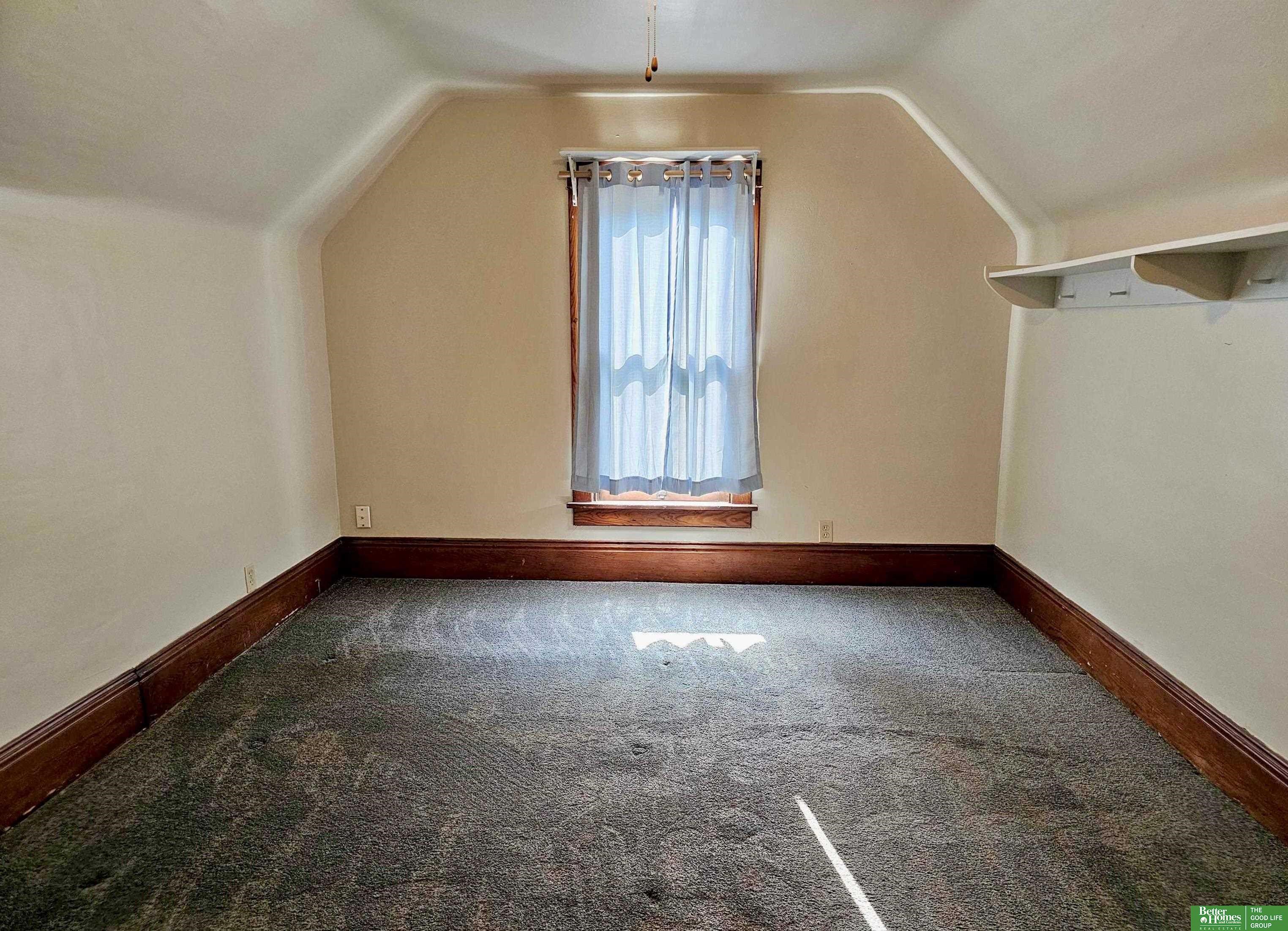 557 W 7th Street